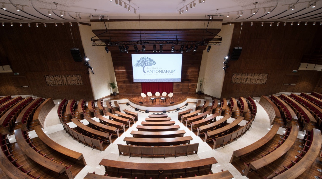 Interno dell'Auditorium Antonianum a Roma